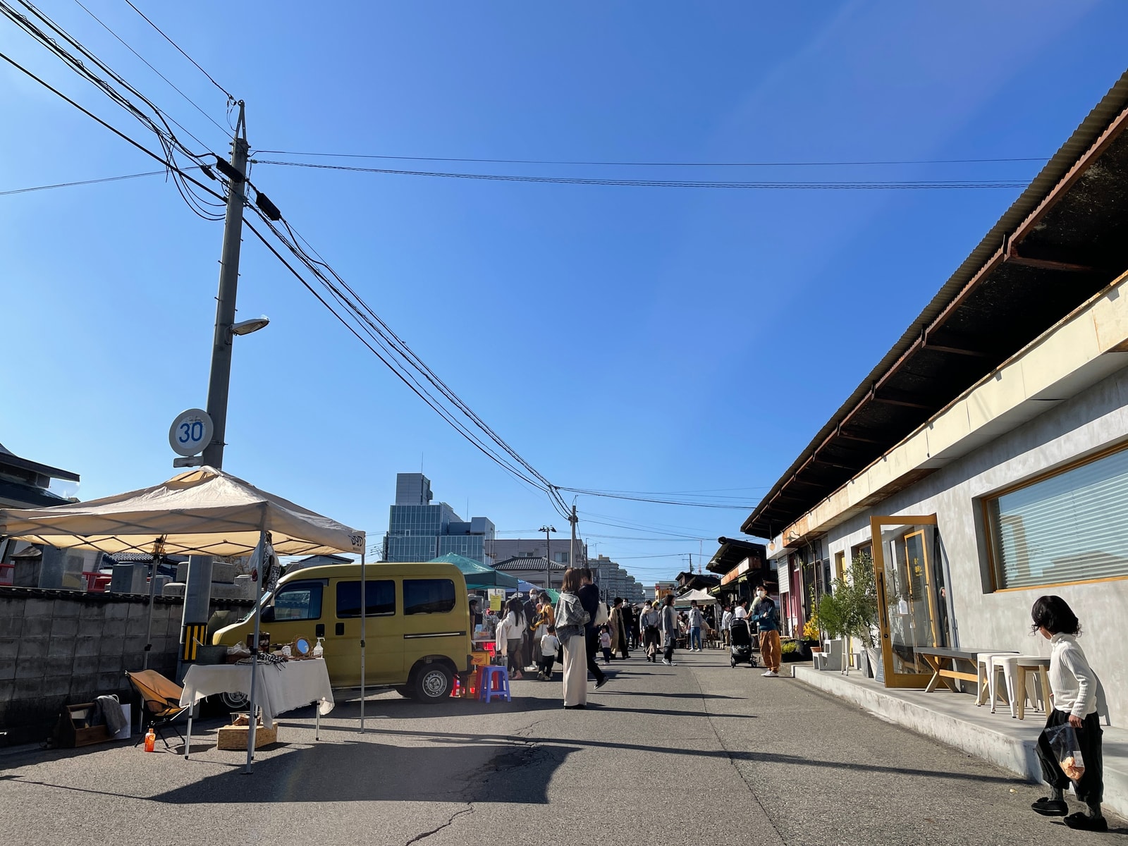 沼垂テラス商店街 朝市